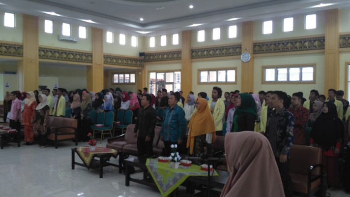 Pendidikan karakter Cerdas Format Kelompok bagi Mahasiswa Universitas Negeri Padang